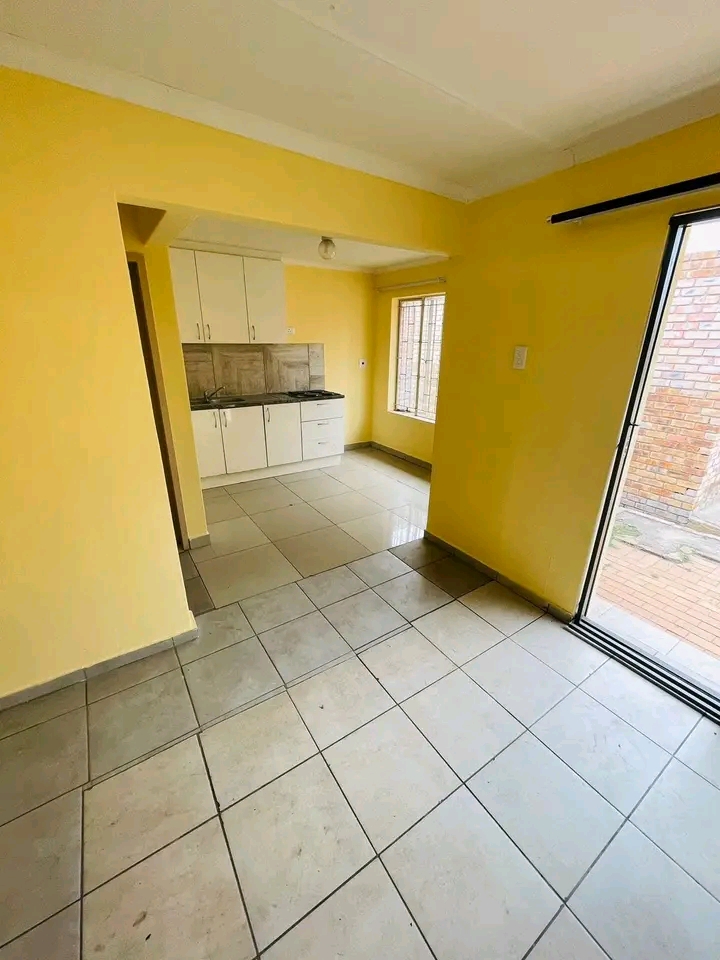 A nice  open plan one bedroom cottage with a   in Birch Acres