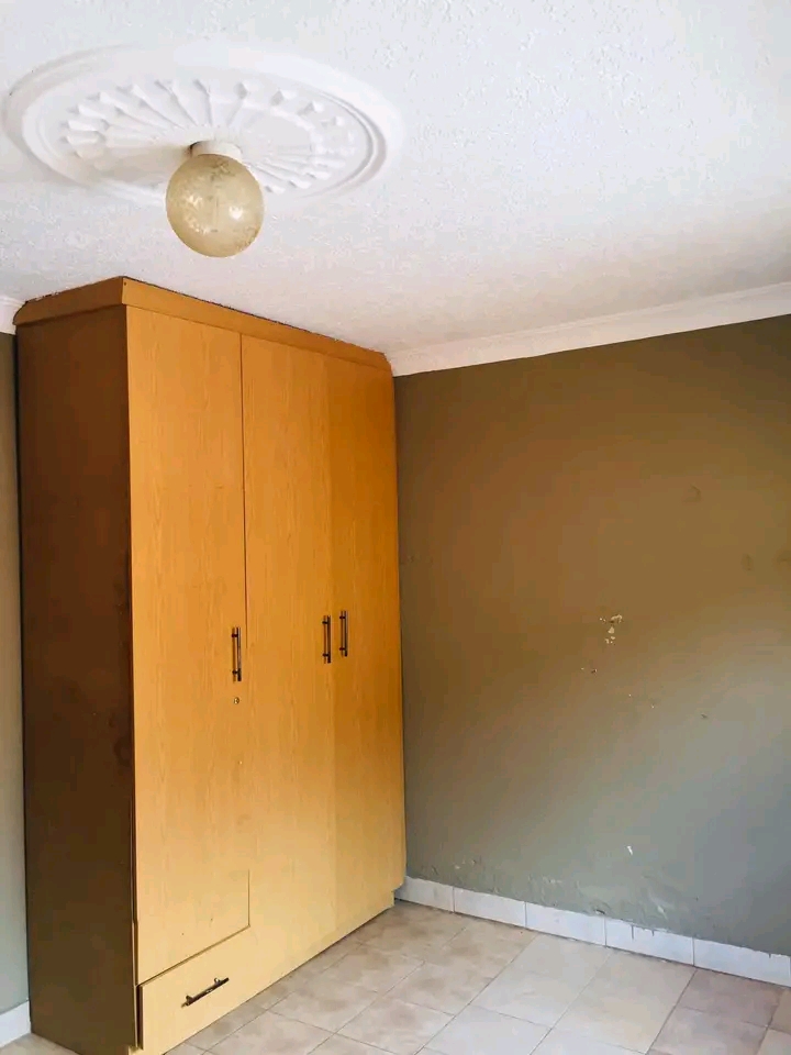 Room still available  ext10 walkable to swazi  in Ivory Park