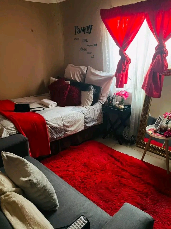 1 bedroom unit with fitted wardrobe, kitchen   in Allandale