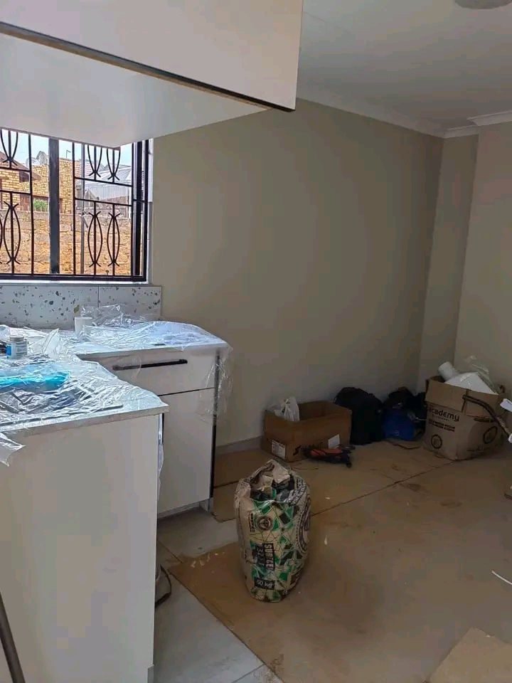 New built 1 bedroom cottage, now available
  in Vosloorus