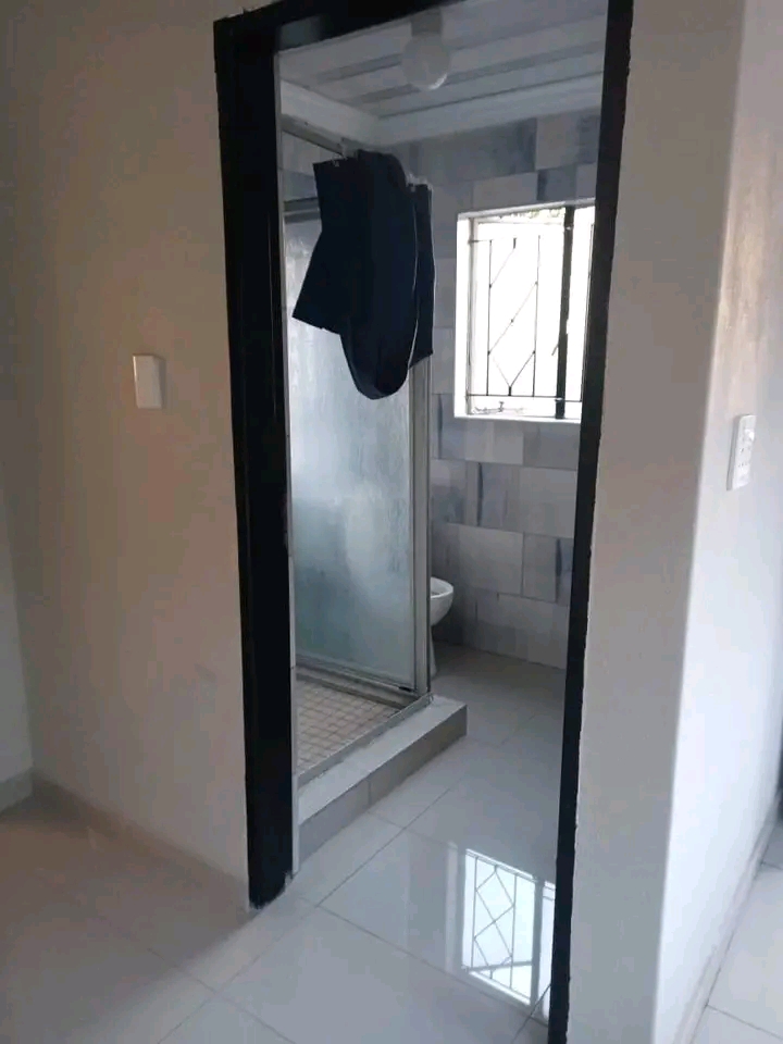 Newly built 2 bedroom cottage to rent.it offe  in Old Birch Acres