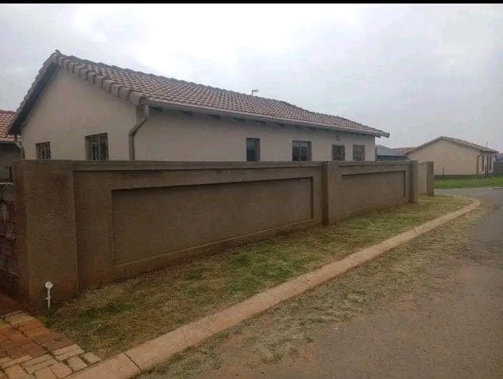Rental :r5500 plus deposit
kitchen 
3 bedro  in Windmill Park