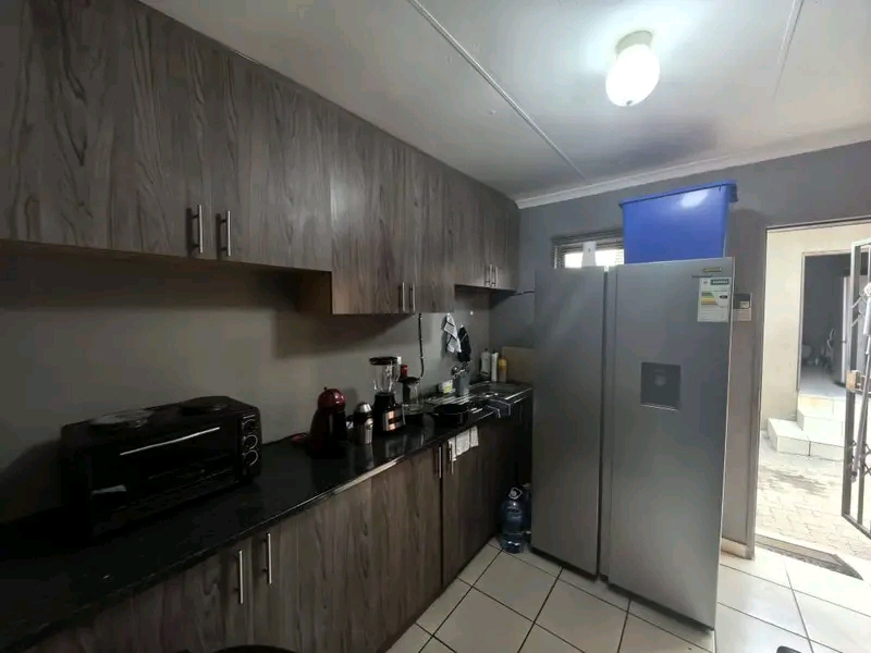 A stunning spacious bachelor with a fitted wa  in Birch Acres
