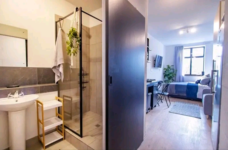 Bachelor apartment with balcony for rent (jus  in Northcliff