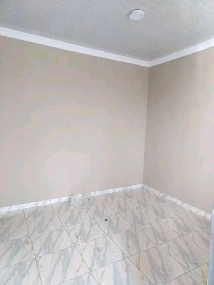 Onshow near boxer new standard room to let
r  in Kaalfontein