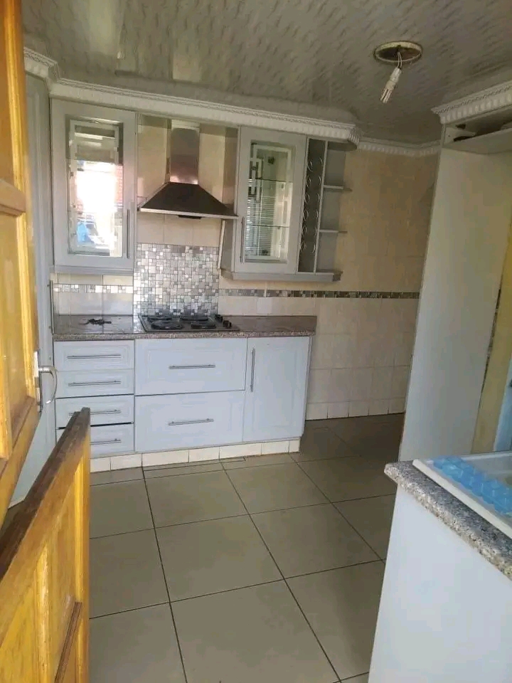 House to rent available immediately
nb: 100�  in Vosloorus