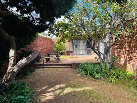 Beautiful 3 bedroom home to rent  comfortably  in Springs