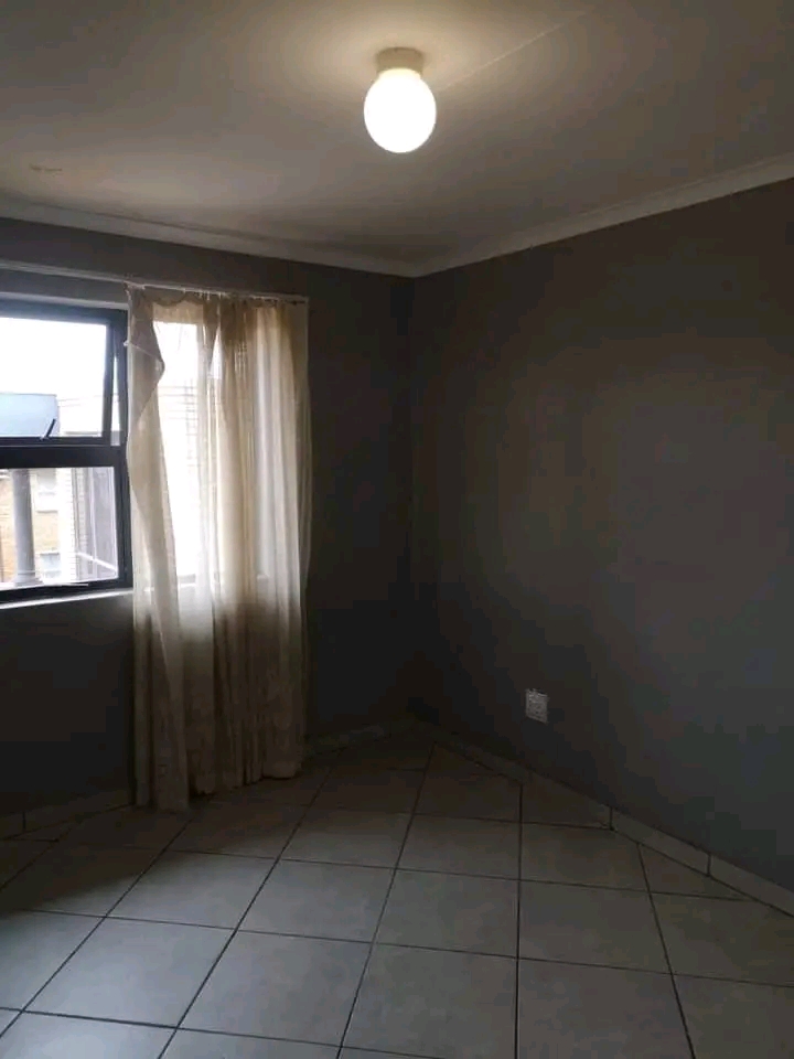 Bedroom still available at #30 kempton road v  in Kempton Park