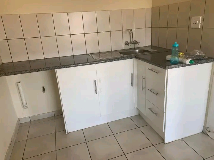 Cottage available in ext 8 for immediate occu  in Cosmo City