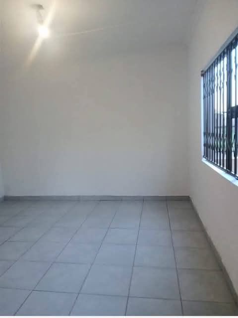 Specious room to rent from 1st of feb...2025   in Orange Farm