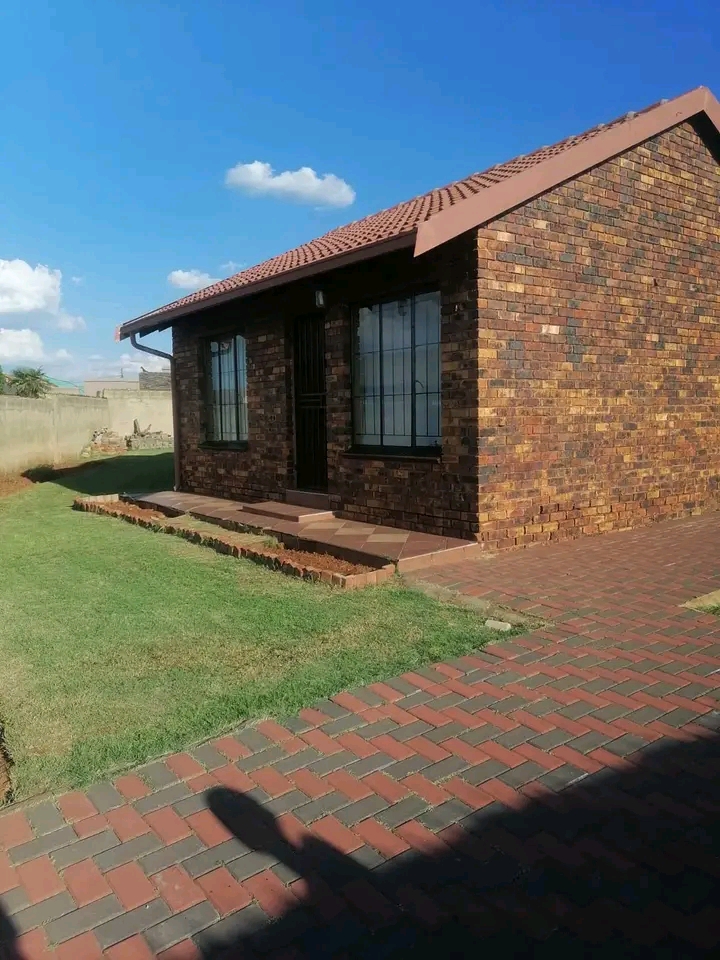 House available to rent at marimba ext 26 �  in Vosloorus