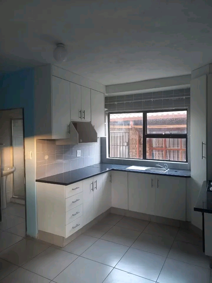 1 bedroom cottage to rent for r4200
deposit   in Norkem Park