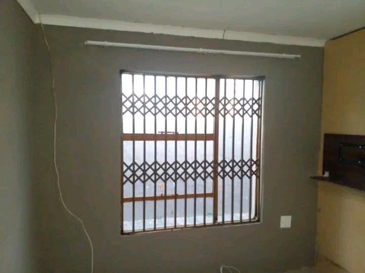 Bachelor room with own kitchen & cupboards ,   in Devland