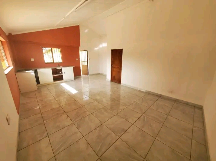 Huge 1 bedroom available for rent in midrand.  in Glen Austin