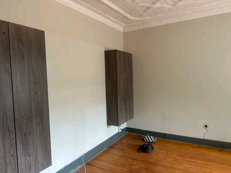 A spacious room available for r2500 including  in Primrose Hill