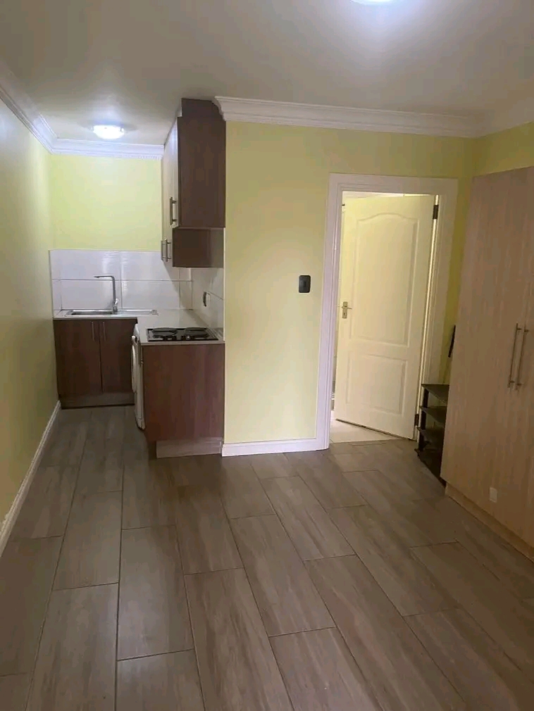 Bachelor available for rental r4200
all incl  in Cosmo City