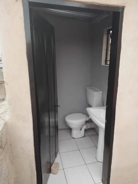 Room to rent for r1500 including electricity,  in Nellmaphius
