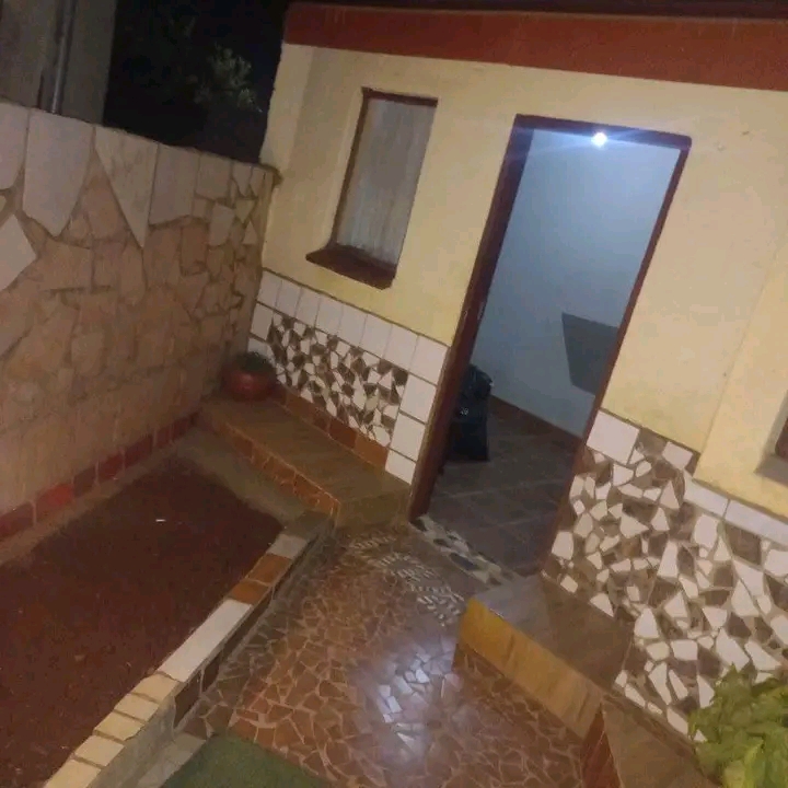 Room to rent available in east ext5 not far f  in Mamelodi