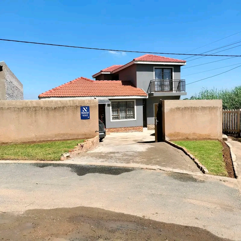 Cottage available from 1 march at ext 7 saraj  in Cosmo City