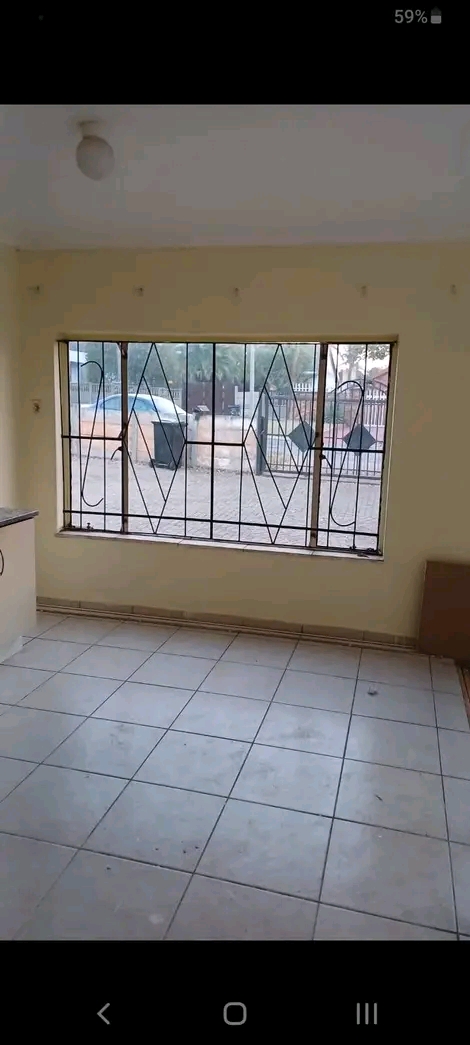 1 bedroom cottage kitchen with kitchen cupboa  in Birch Acres