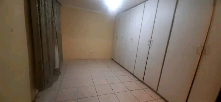 2 bedroom house to rent in ext 5
immediately  in Ebony Park