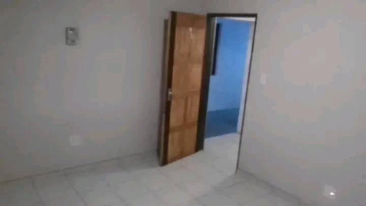 Room available the rent is r1400 per month ex  in Zola