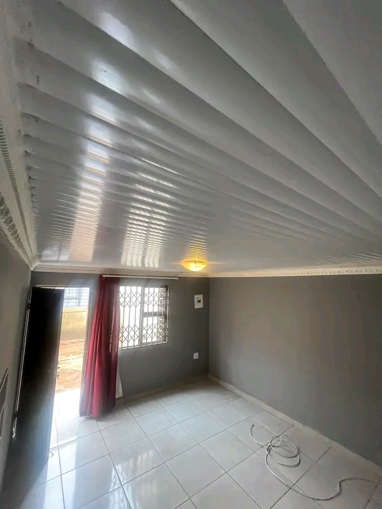 Room to rent at koma road next to transportat  in Zondi
