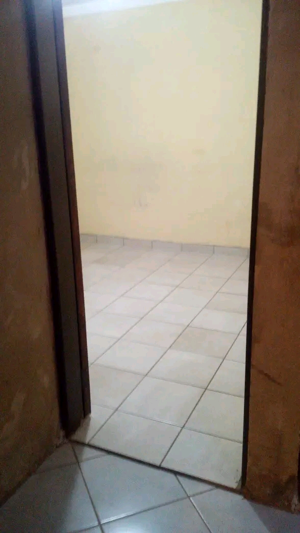 Single room available now in ext 27 quite nea  in Protea Glen