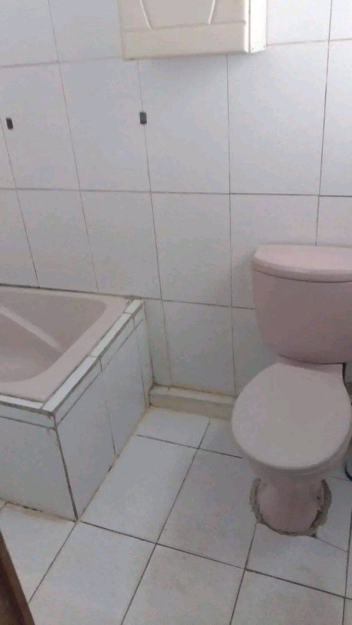 2beds ,main with ensuite,lounge ,dinning ,kit  in Diepkloof