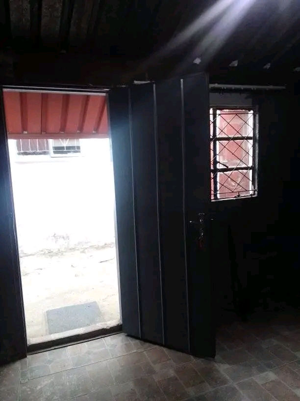 A spacious room to rent in ext 1, langa side.  in Ebony Park