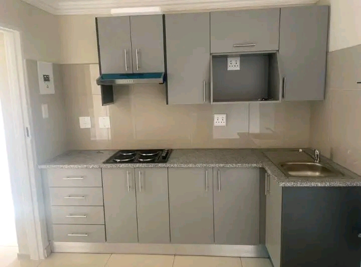 Cottage available for r3000pm 073 603 6957 in  in Randburg