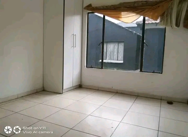 2 bedroom bachelor available  for r4000pm, de  in Birch Acres