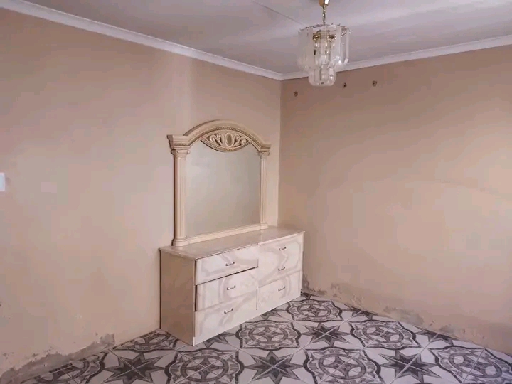 House available for rental in soweto (immedia  in Molestane