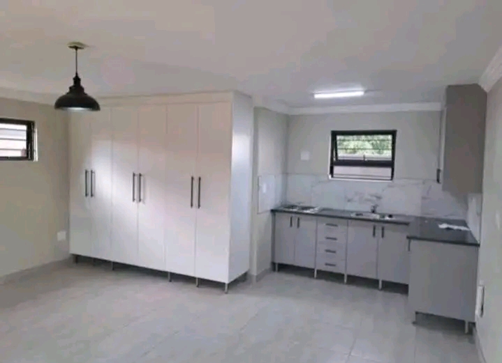 Cottage available for r2800pm 064 139 7200 in  in Randburg