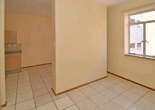Comfortable home this inviting 1-bedroom home  in Lombardy East