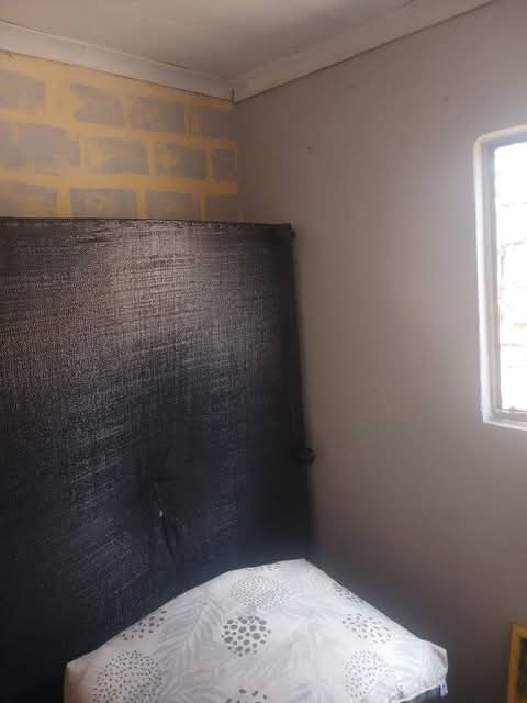 R850 mapetla
whatsapp or call me agent fee r  in Mapetla