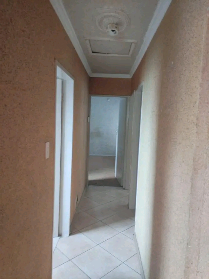 3 bedroom house  with the fitted kitchenette,  in Kempton Park