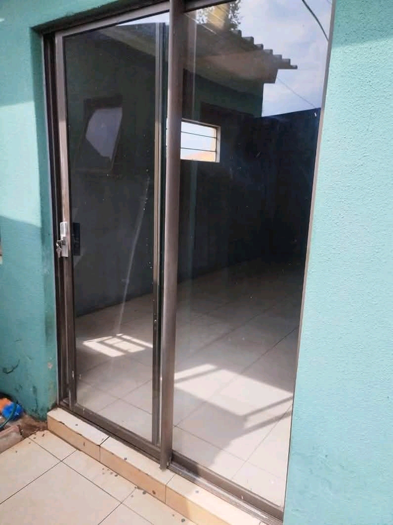 Freshly painted big garage available immediat  in Protea Glen