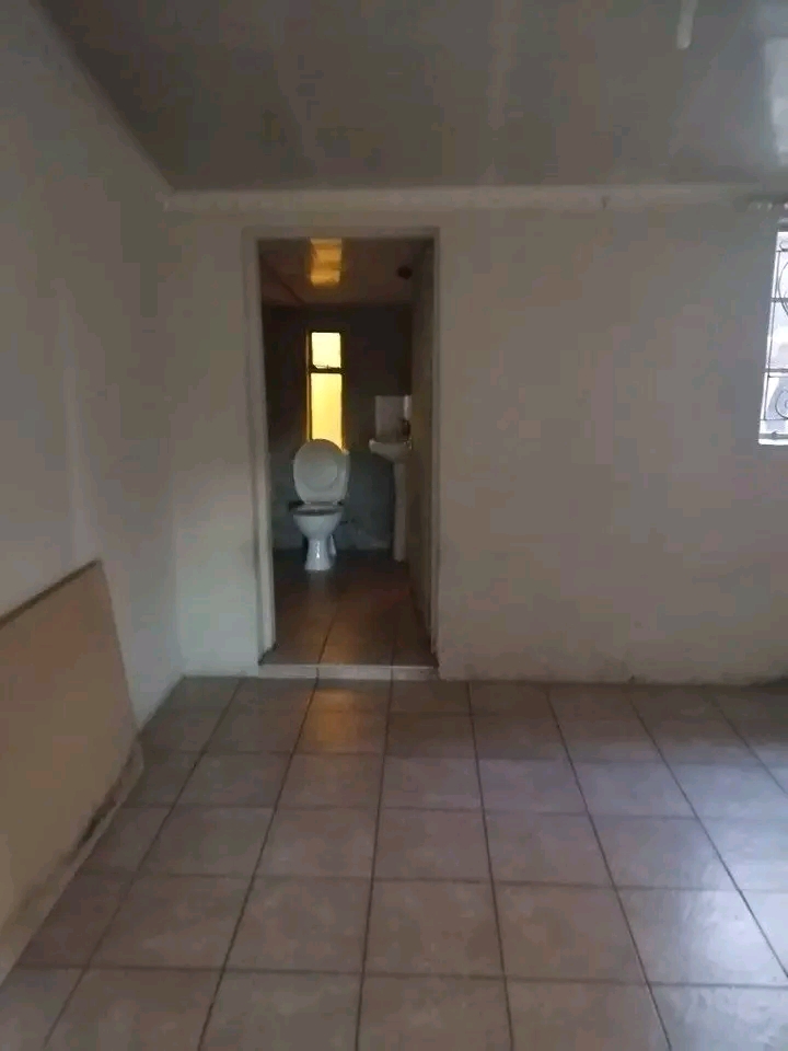 Three roomed house with bathroom, toilet and   in Meadowlands