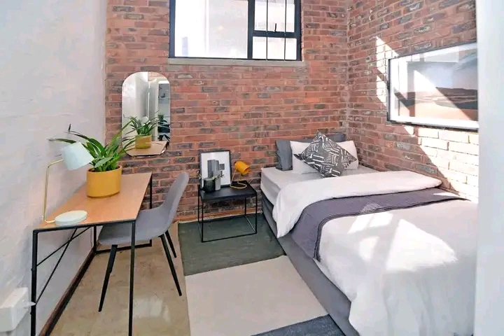 L m looking for a lady to rent a room in a 2b  in Marshalltown
