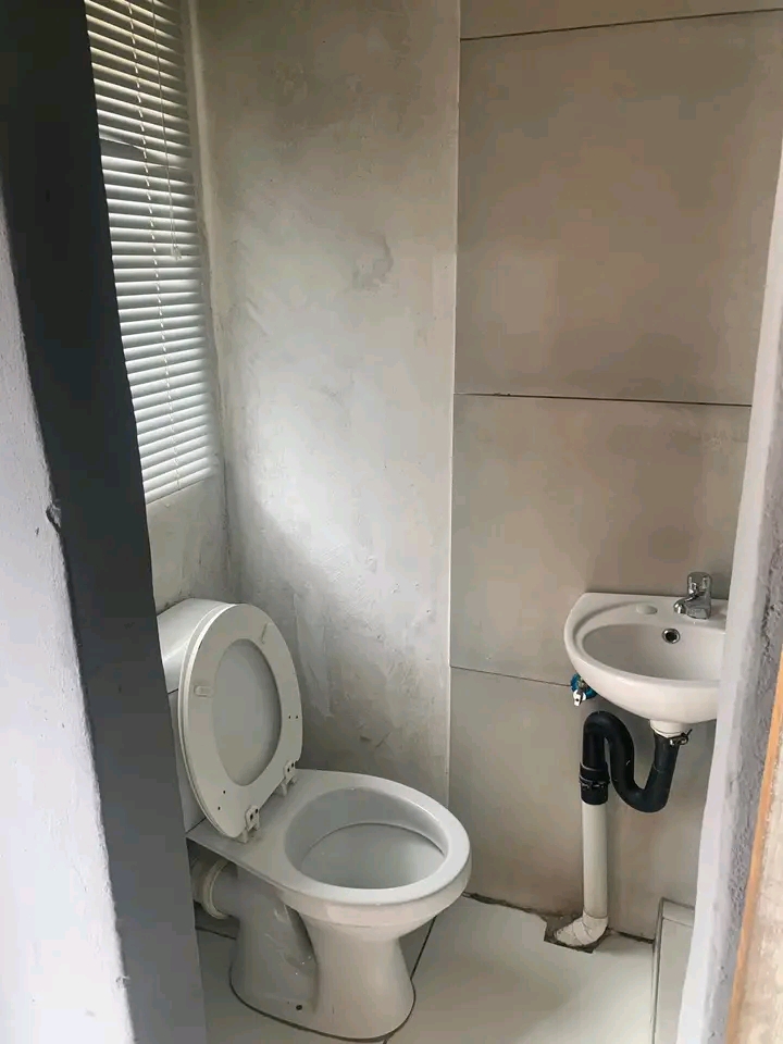 1 bedroom cottage r3 500 available for occupa  in Turffontein