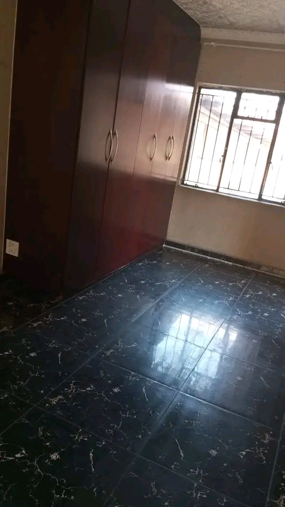 Garage room available to rent 2000 no deposit  in Orlando West