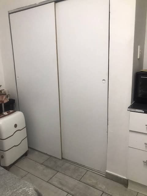 Bachelor room to rent available r3300 please   in Fleurhof