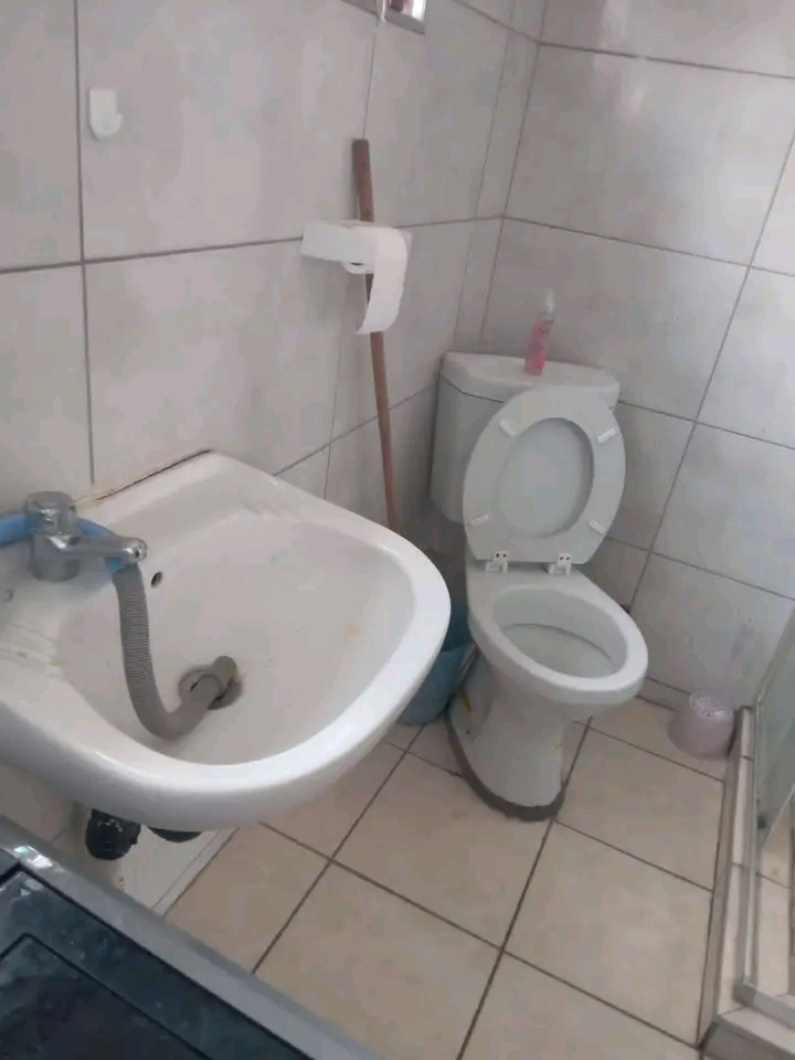 One bedroom cottage for rent in mondeor
rent  in Mondeor