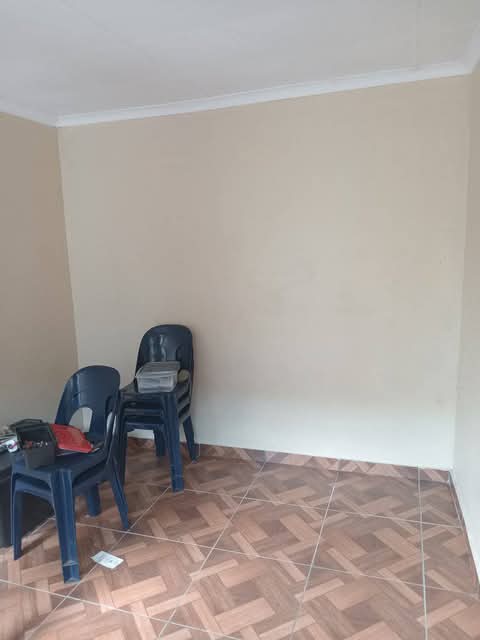 2 rooms available in allendale next to tallga  in Allandale