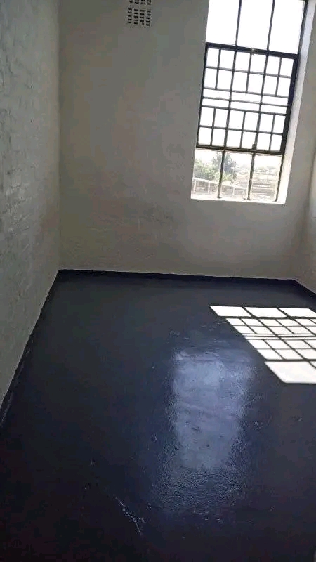 Clean bedroom available at jhb cbd 
free wif  in Johannesburg