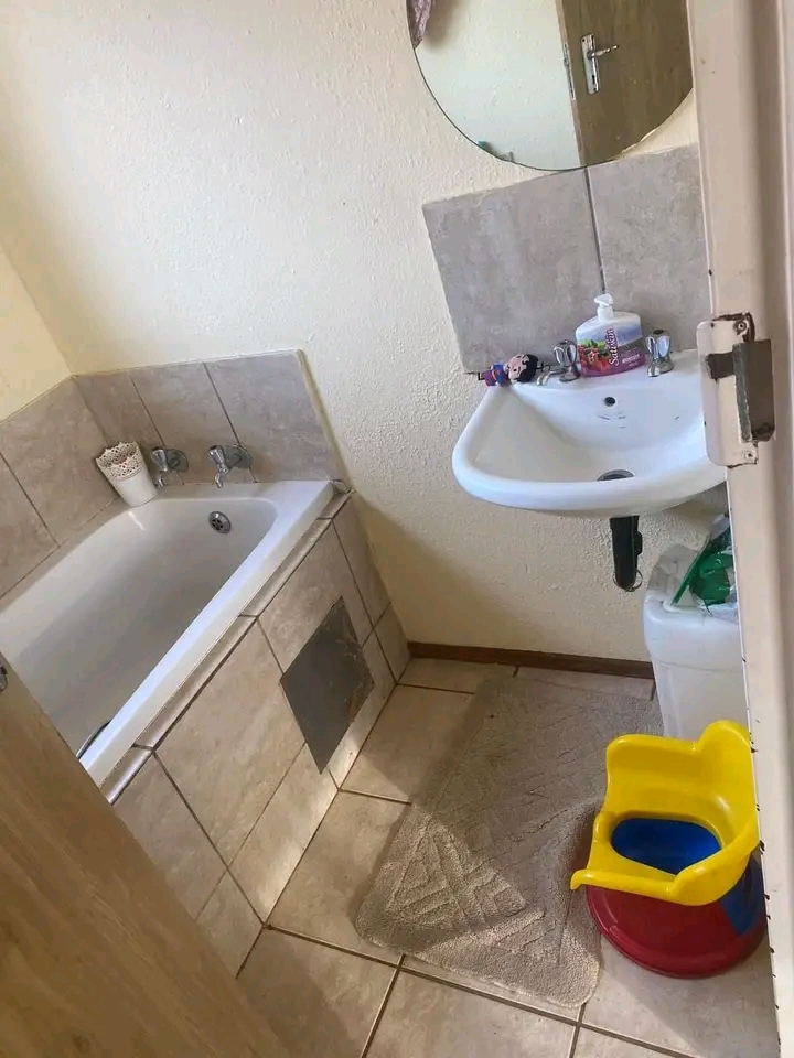 2 bedroom house available to rent at ext 27.   in Protea Glen