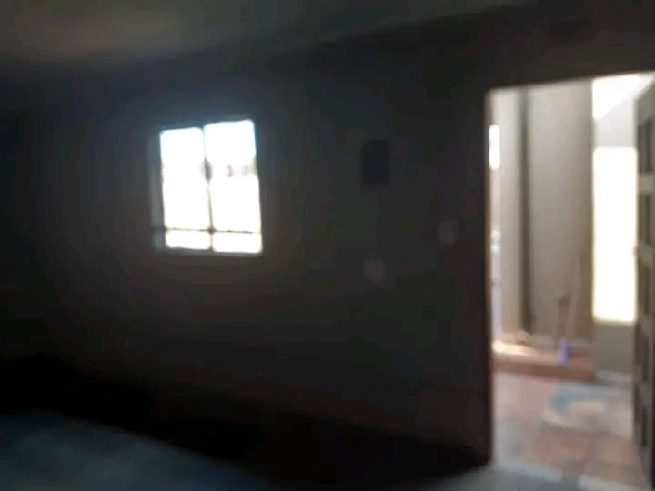 Beautiful garage with shared shower available  in Pimville