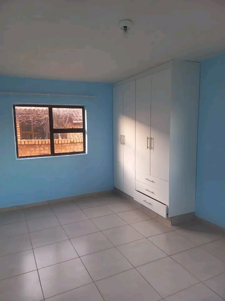 1 bedroom cottage to rent for r4200
deposit   in Norkem Park
