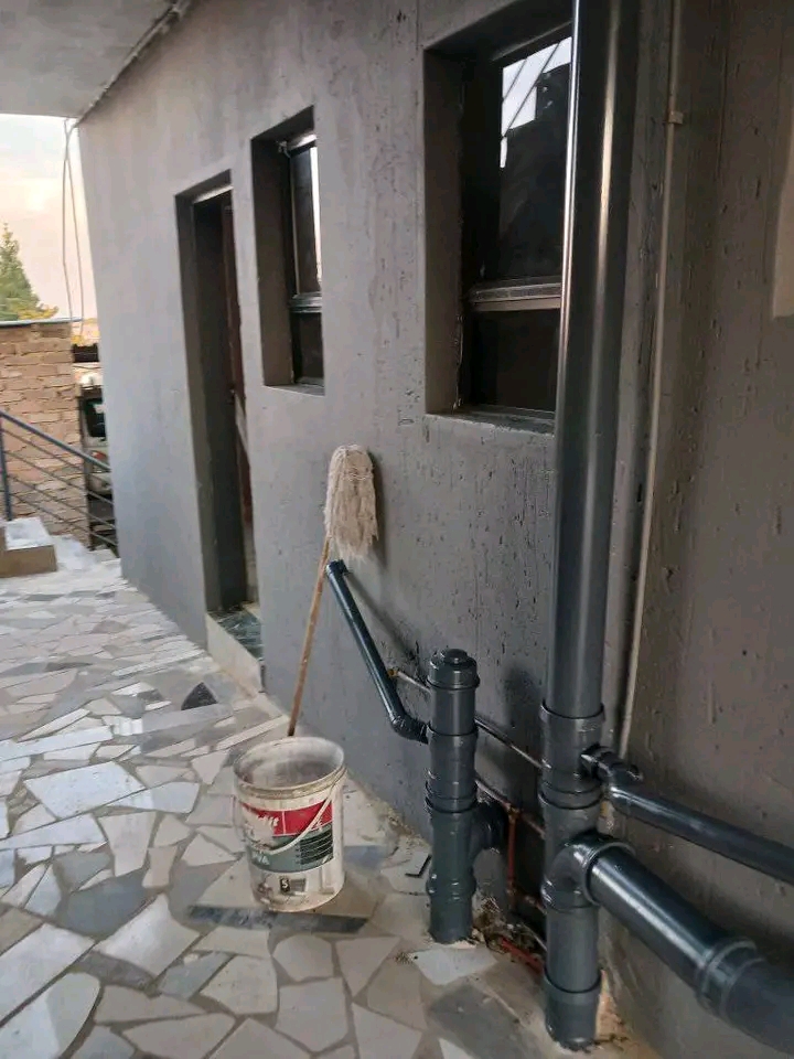 Cottage to rent with inside shower and toilet  in Cosmo City